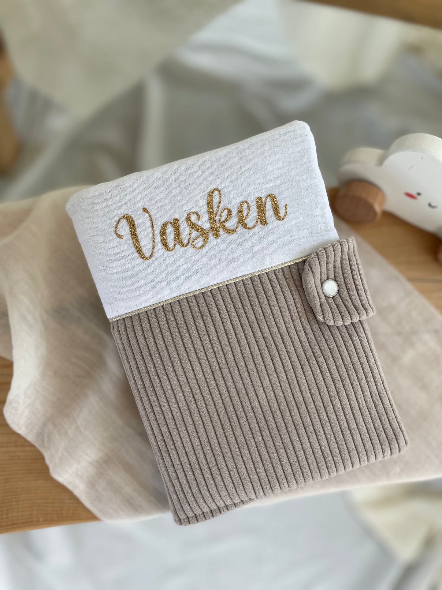 Ensemble Mini Doux – Protège-carnet & Bonnet ourson