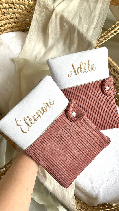 Ensemble Mini Doux – Protège-carnet & Bonnet ourson